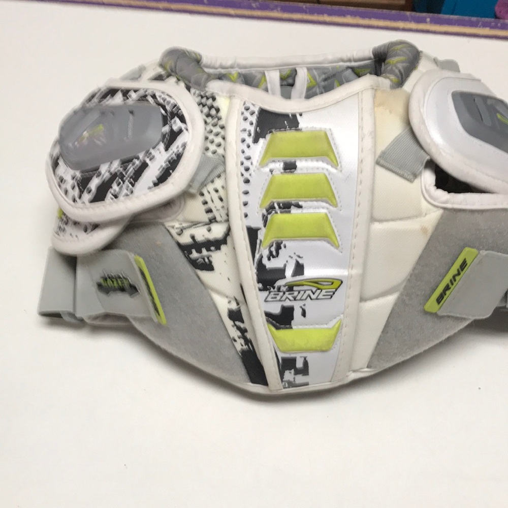 Lax chest pad/shoulder pad